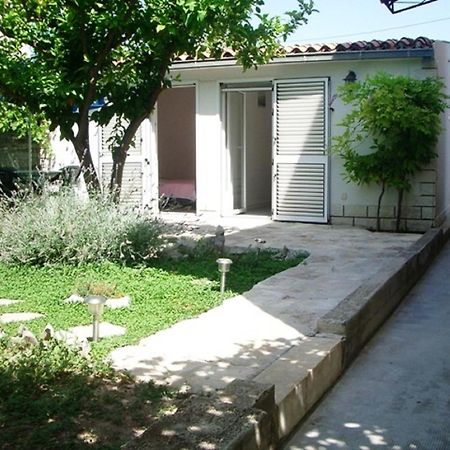 Apartments Gina Trogir Bagian luar foto