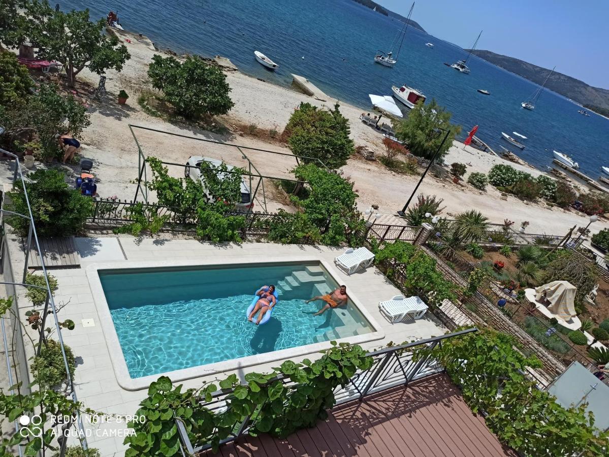 Apartments Gina Trogir Bagian luar foto