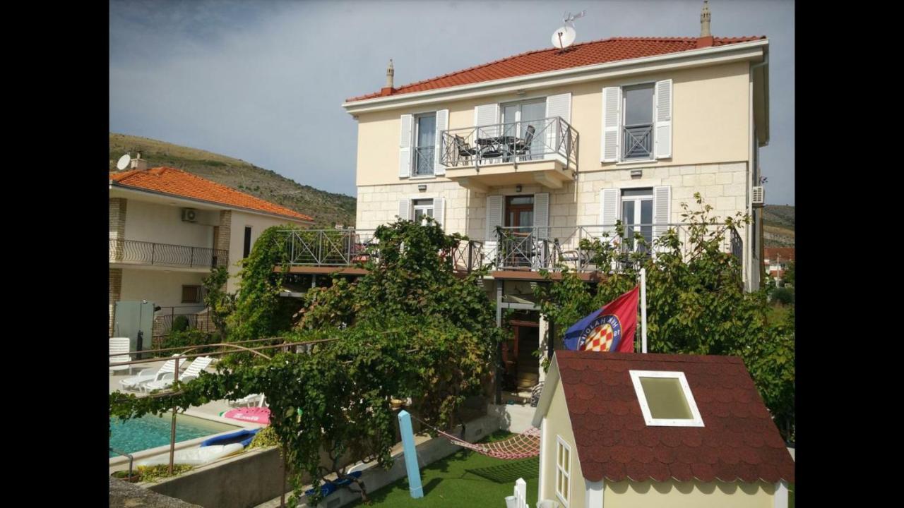 Apartments Gina Trogir Bagian luar foto