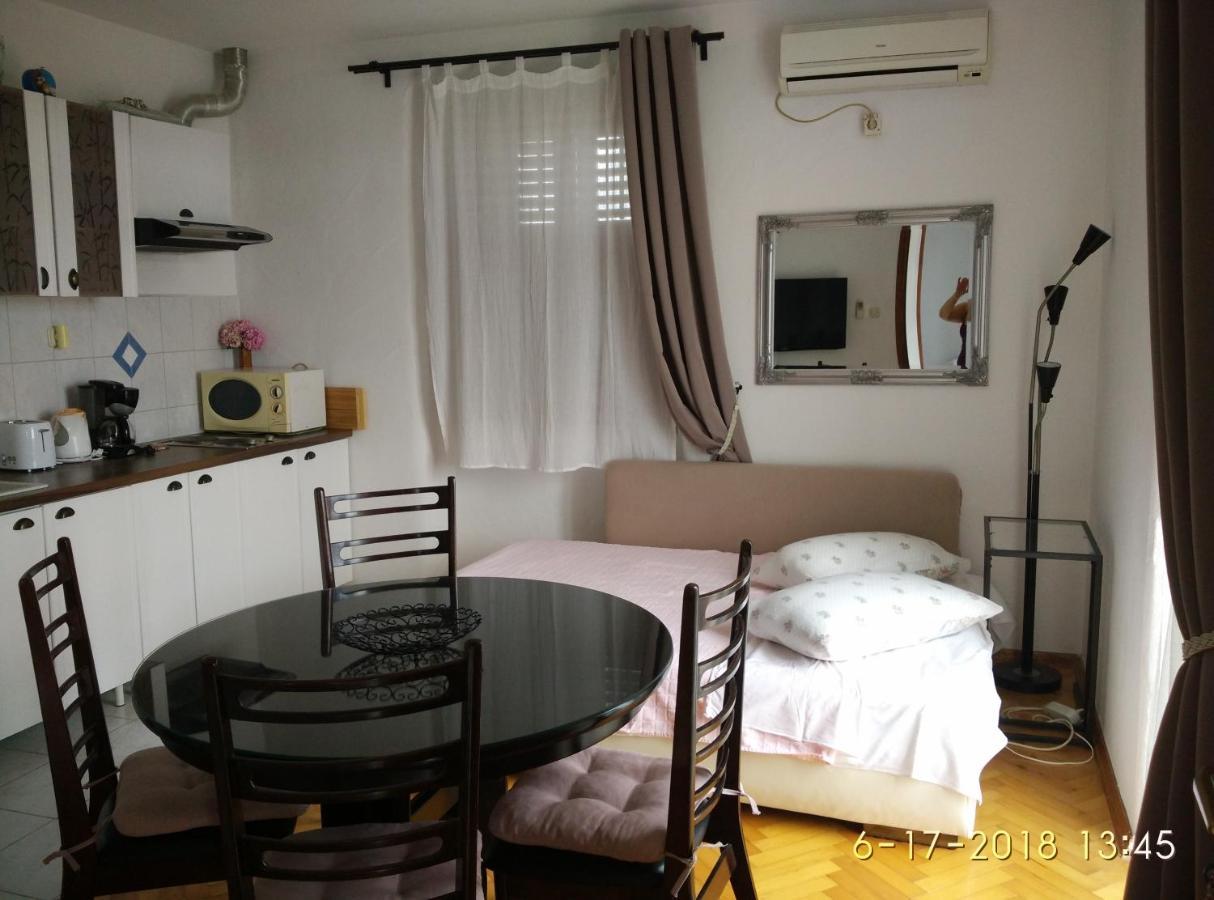 Apartments Gina Trogir Bagian luar foto