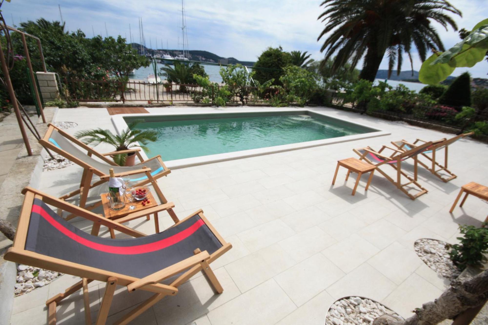 Apartments Gina Trogir Bagian luar foto
