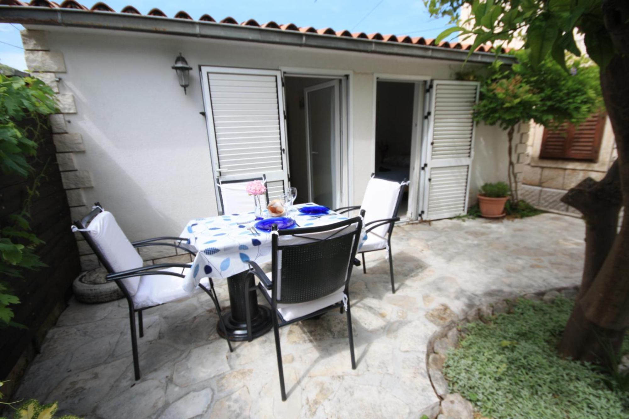 Apartments Gina Trogir Bagian luar foto