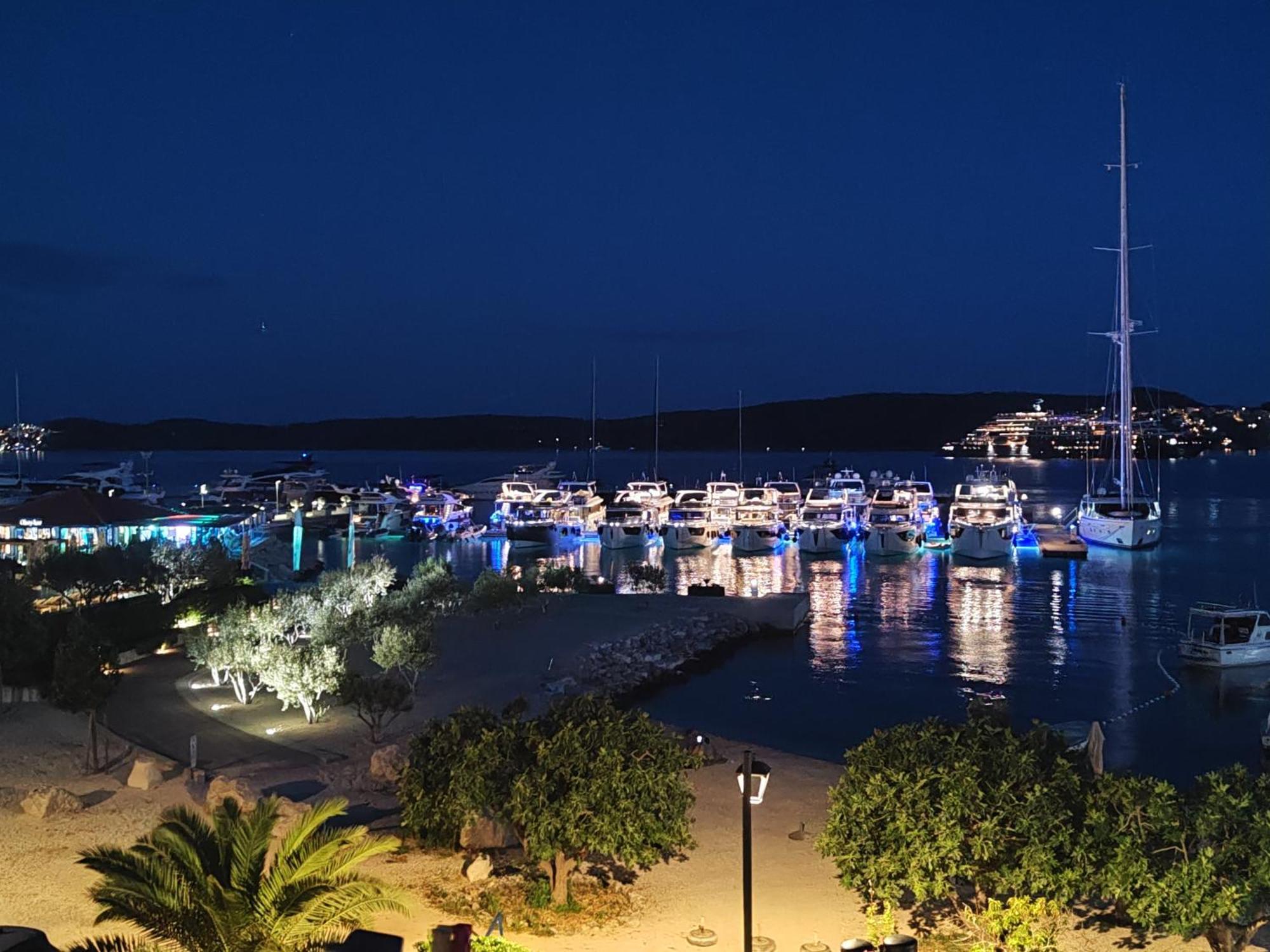 Apartments Gina Trogir Bagian luar foto