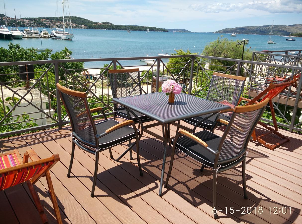 Apartments Gina Trogir Bagian luar foto
