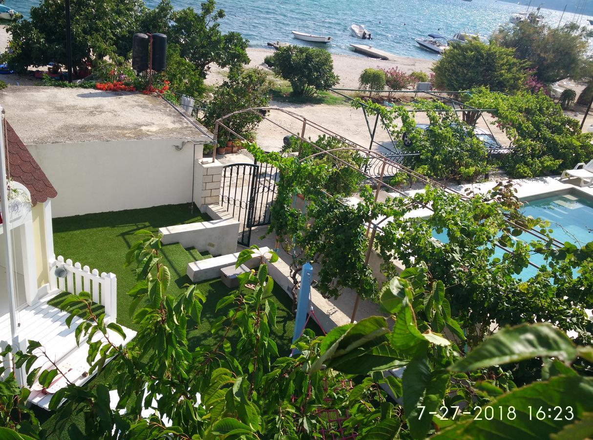 Apartments Gina Trogir Bagian luar foto