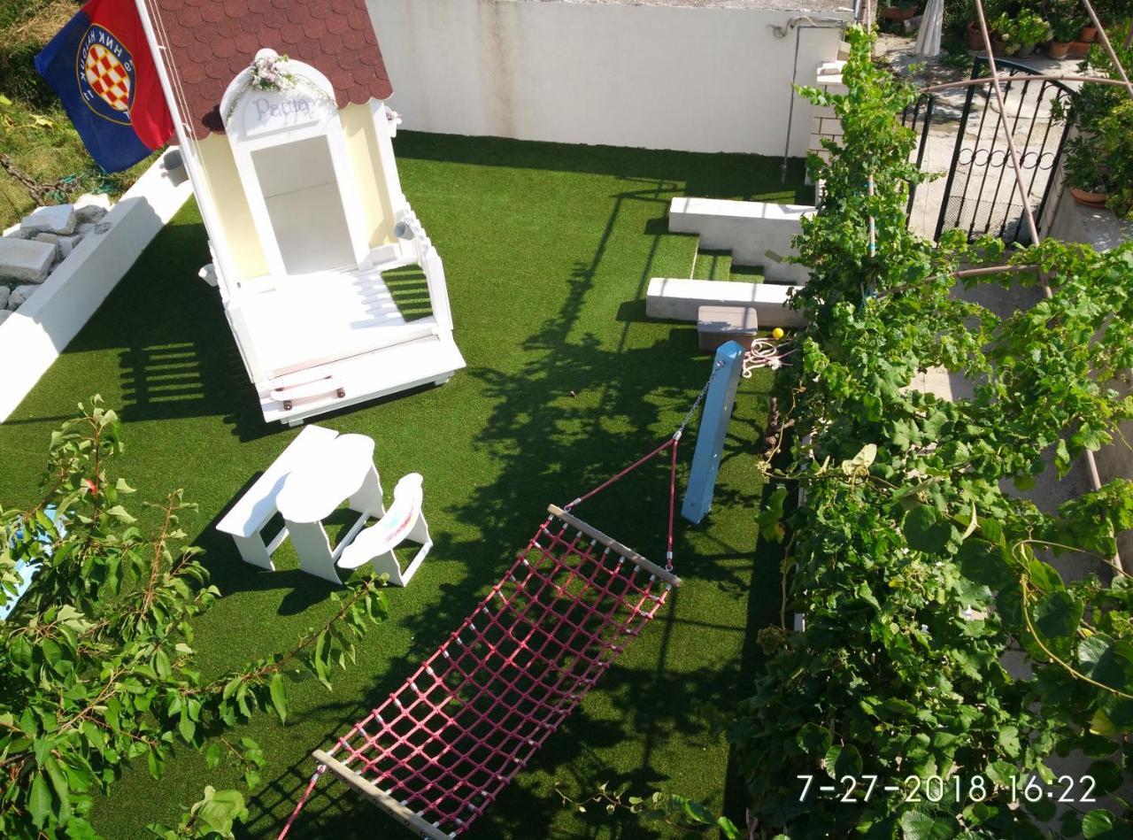 Apartments Gina Trogir Bagian luar foto