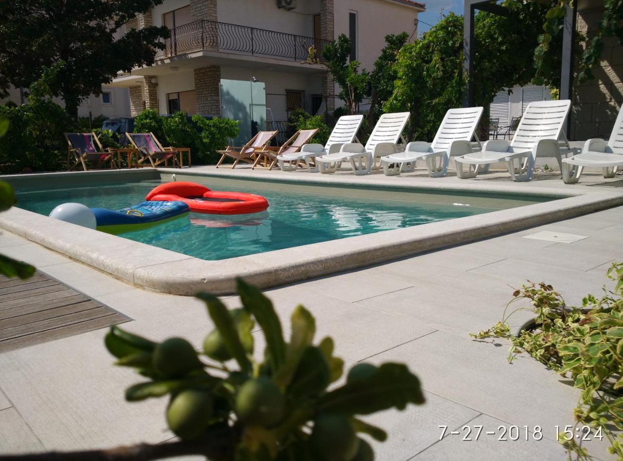 Apartments Gina Trogir Bagian luar foto