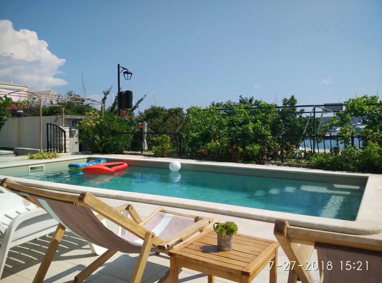 Apartments Gina Trogir Bagian luar foto