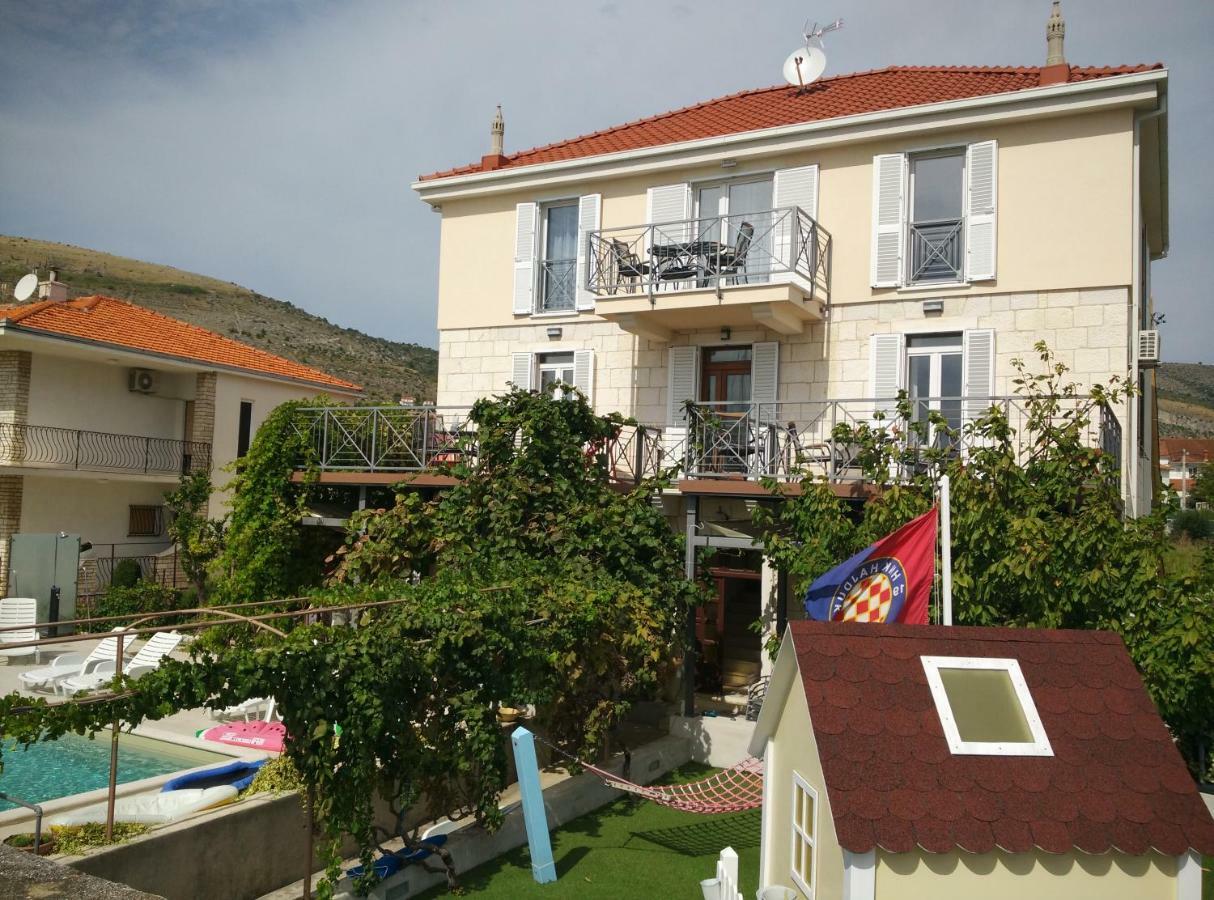 Apartments Gina Trogir Bagian luar foto