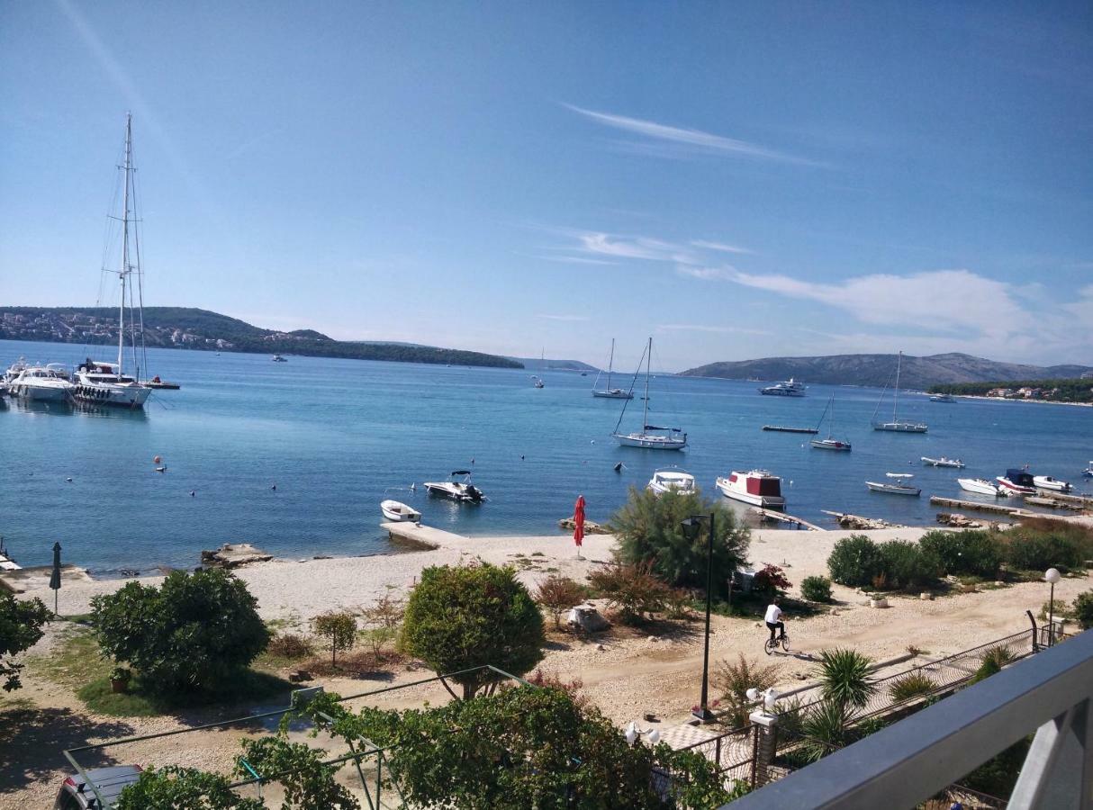 Apartments Gina Trogir Bagian luar foto